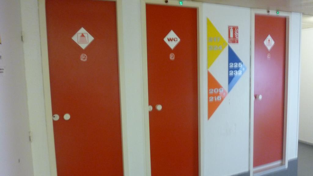 Lemon Hotel Dreux Chartres מראה חיצוני תמונה